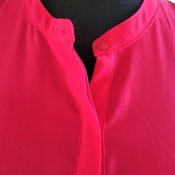 EUC Apt9 Hot Pink Sleeveless Buttonfront Blouse Size PM - Picture 2 of 9
